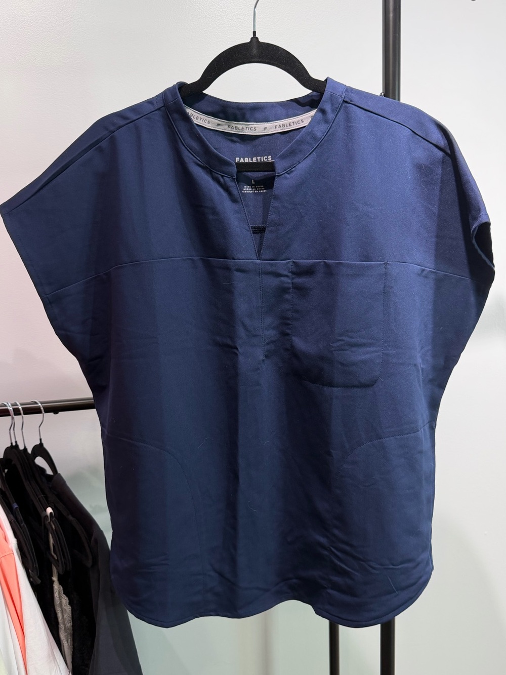 Fabletics Scrub Top “Evolve” - Navy